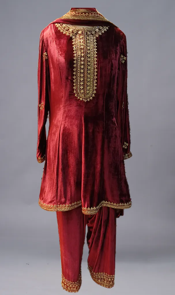 Crimson Kalidar Kashmiri (LN00153)